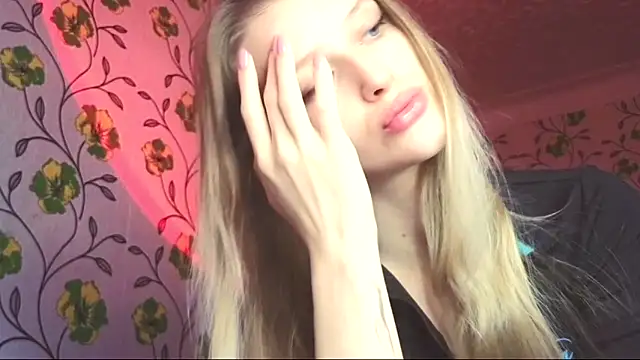 Evvie Summn1 online show from June 13, 2026, 5:38 am