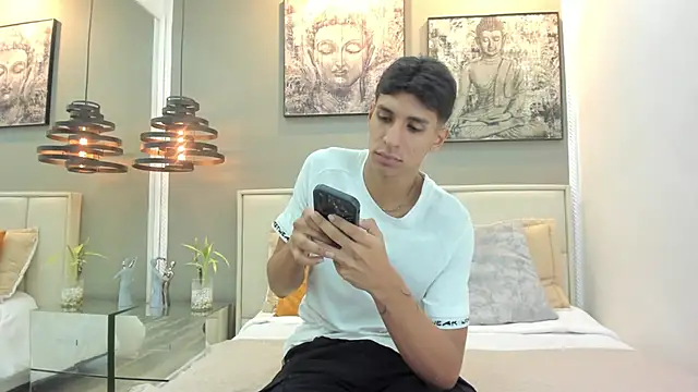 kieran derek online show from December 21, 2025, 2:24 am