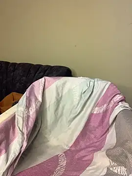 Thyana LS online show from April 20, 2026, 1:13 pm