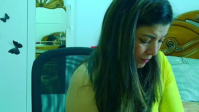 Julie Boronat26 online show from March 2, 2026, 2:35 pm