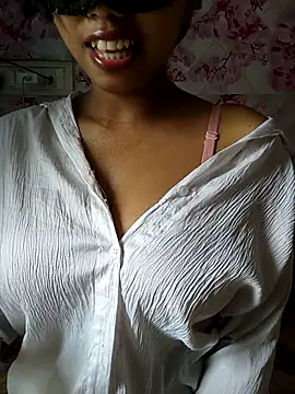 sandy naughty online show from June 24, 2026, 9:08 am