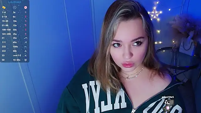 Snapshot of AlliceBrown_ chatting on January 12, 2025, 6:28 am AlliceBrown online show from January 12, 2025, 6:28 am