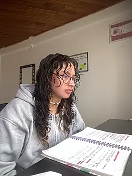 Andi9  online show from October 9, 2025, 3:45 pm