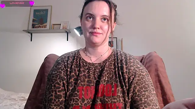 Snapshot of Lella_Ryann_ chatting on June 20, 2026, 9:53 pm Lella Ryann online show from June 20, 2026, 9:53 pm