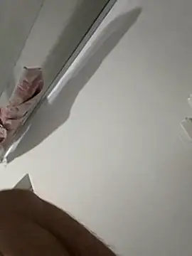 Mieto  online show from April 22, 2026, 3:35 am