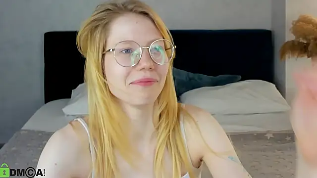 Esme Runn online show from June 15, 2026, 3:07 am