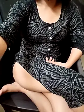 yourtamilcouple online show from April 22, 2026, 1:18 pm