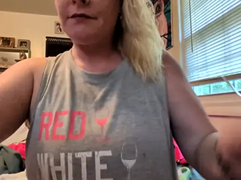 lexiwet23 online show from June 15, 2026, 9:47 pm