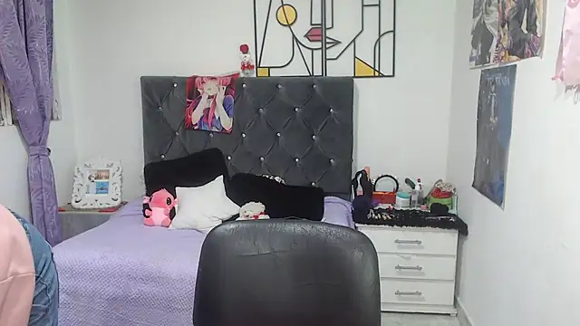 emperabigbootybigass online show from June 10, 2026, 12:17 pm