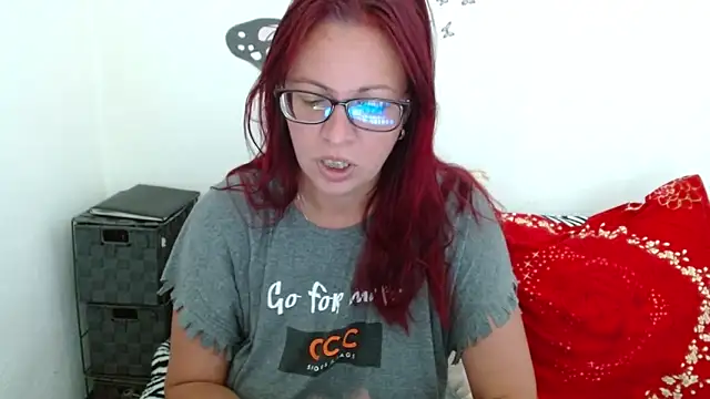 LadyHellene online show from June 1, 2026, 5:40 am