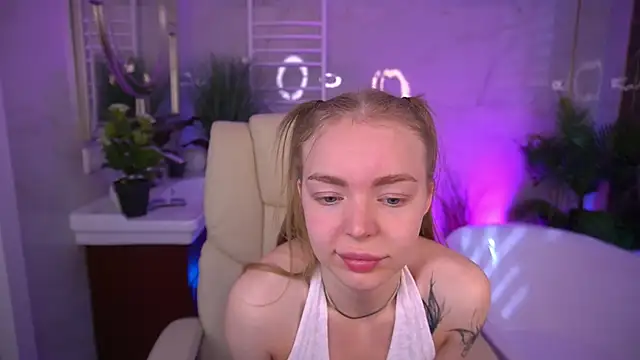 EmilySunshineS online show from June 12, 2026, 6:00 am