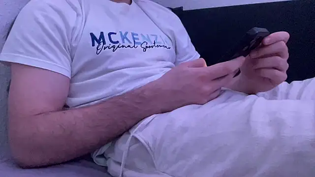 leonicecock0 online show from December 6, 2024, 11:30 pm
