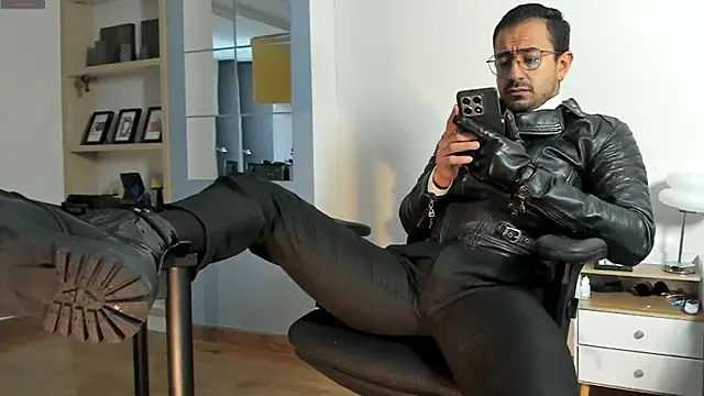 pablo-rincon95 online show from June 13, 2026, 1:09 pm