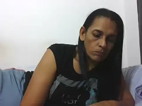 latinbrunettet online show from December 11, 2024, 7:57 pm