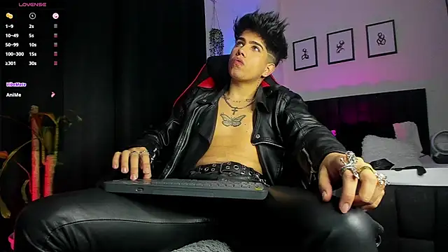 LyleBennett  online show from July 12, 2026, 2:40 pm
