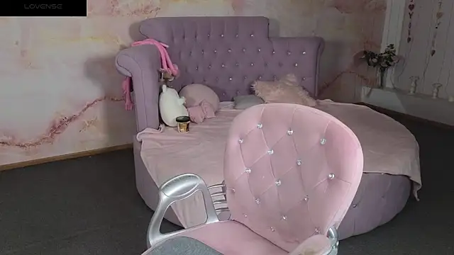 Nika Kitten online show from June 3, 2026, 6:58 am