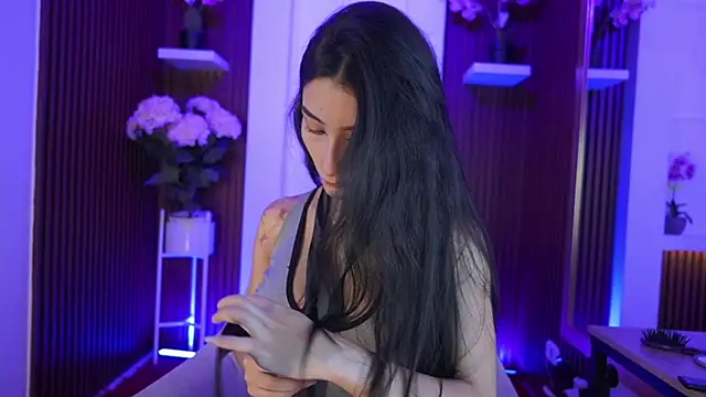 CattleyaScaly online show from October 28, 2025, 7:13 pm