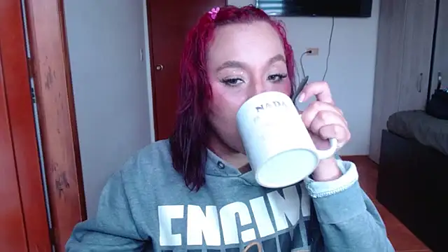 annie3 online show from February 17, 2025, 4:39 pm