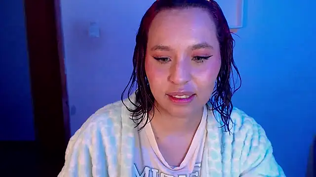 annie3 online show from January 7, 2025, 4:39 am
