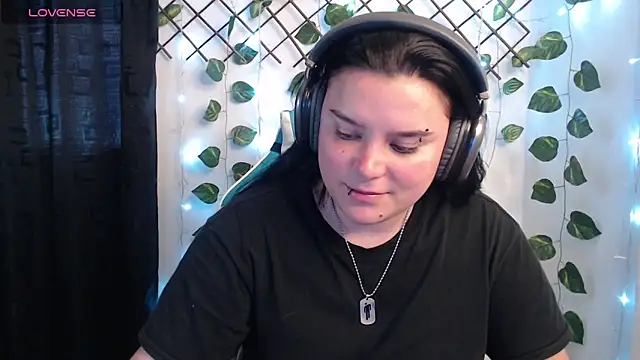 Snapshot of Nika_1_ chatting on May 8, 2026, 9:51 pm Nika 1 online show from May 8, 2026, 9:51 pm