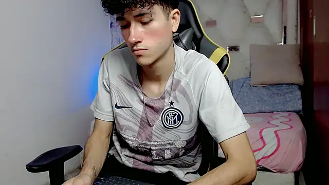 johnny cagee online show from January 16, 2026, 3:32 am