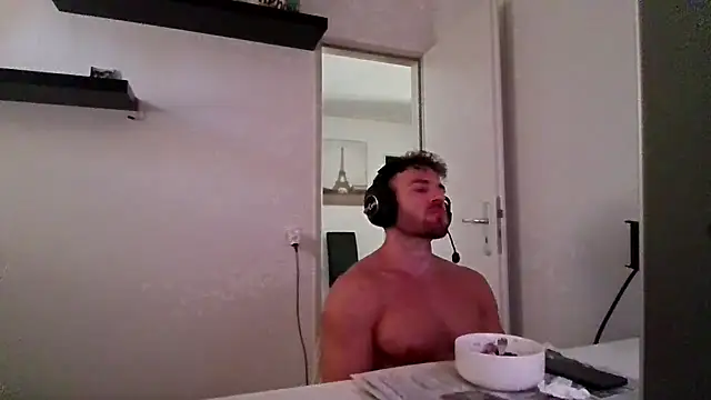 alpha-hunk online show from July 8, 2026, 10:38 am