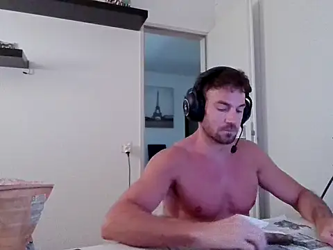 alpha-hunk online show from July 7, 2026, 7:09 am