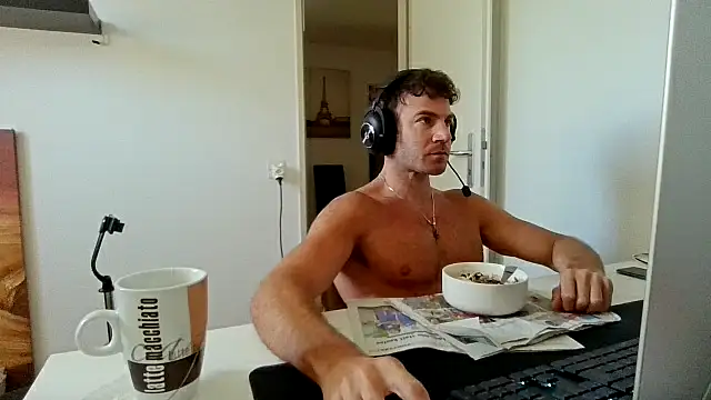 alpha-hunk online show from June 18, 2026, 8:57 am