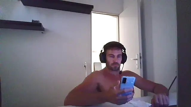 alpha-hunk online show from July 9, 2026, 5:23 pm