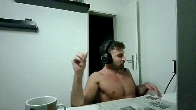 alpha-hunk online show from July 7, 2026, 8:01 pm