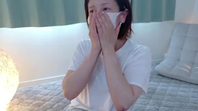 Risa 06 online show from June 14, 2026, 2:08 am