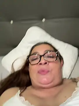 AntonellaAlondra4 online show from June 7, 2026, 4:07 am
