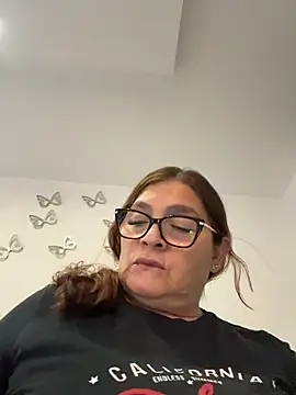 AntonellaAlondra4 online show from July 15, 2026, 9:44 pm