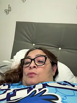 AntonellaAlondra4 online show from June 8, 2026, 3:40 am