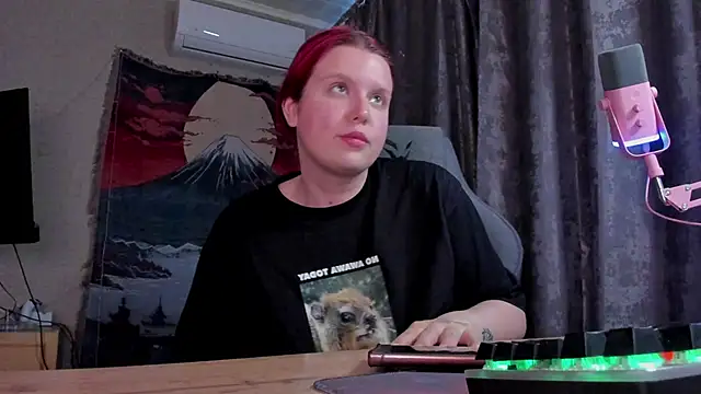 NielletaBlossom online show from June 18, 2026, 3:27 am