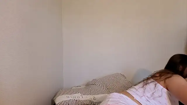 Aria Blisss online show from June 15, 2026, 1:28 am