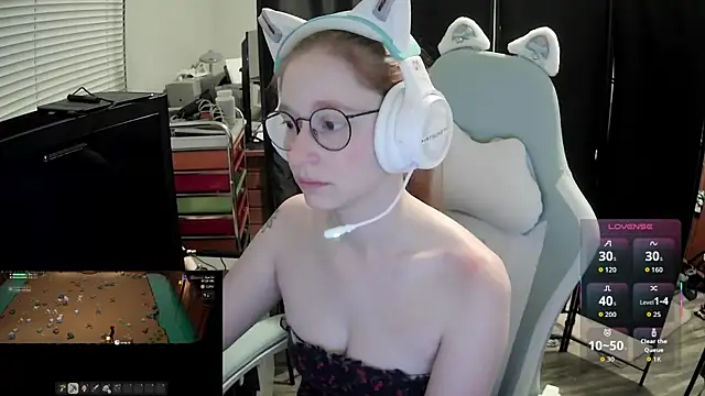 LilyFoxxx online show from June 28, 2026, 5:14 am