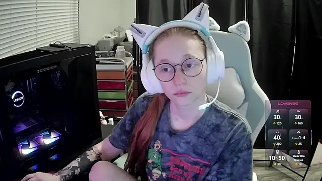 LilyFoxxx online show from June 12, 2026, 5:16 am