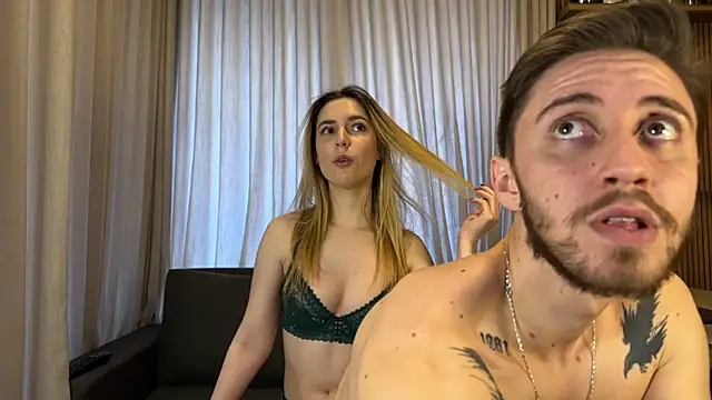 cloesweetdreams online show from September 14, 2025, 8:42 pm