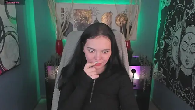 Snapshot of Emma_Rolland chatting on January 4, 2025, 11:59 pm Emma Rolland online show from January 4, 2025, 11:59 pm