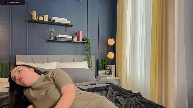 Snapshot of Emma_Rolland chatting on February 3, 2025, 2:58 am Emma Rolland online show from February 3, 2025, 2:58 am