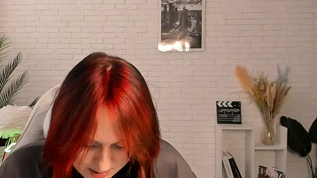 EdlaHatter online show from December 5, 2024, 7:10 am