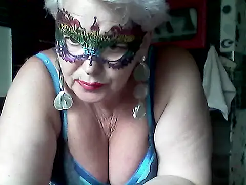 Lisa Suzie online show from June 3, 2026, 2:44 pm