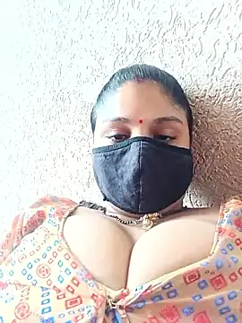 Cute-Aadhvita online show from May 28, 2026, 9:49 am