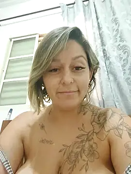 baixinhaloira online show from December 20, 2024, 2:26 pm