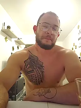jourdinio13 online show from July 9, 2026, 9:58 pm