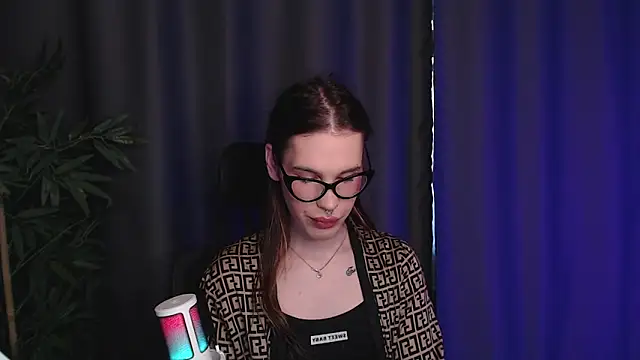 Snapshot of Cassie_Bae chatting on March 13, 2026, 2:22 pm Cassie Bae online show from March 13, 2026, 2:22 pm