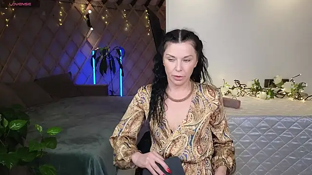 LinaJoy online show from June 16, 2026, 8:31 pm