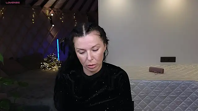 LinaJoy online show from June 20, 2026, 8:47 pm