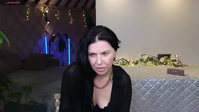 LinaJoy online show from June 11, 2026, 12:32 am